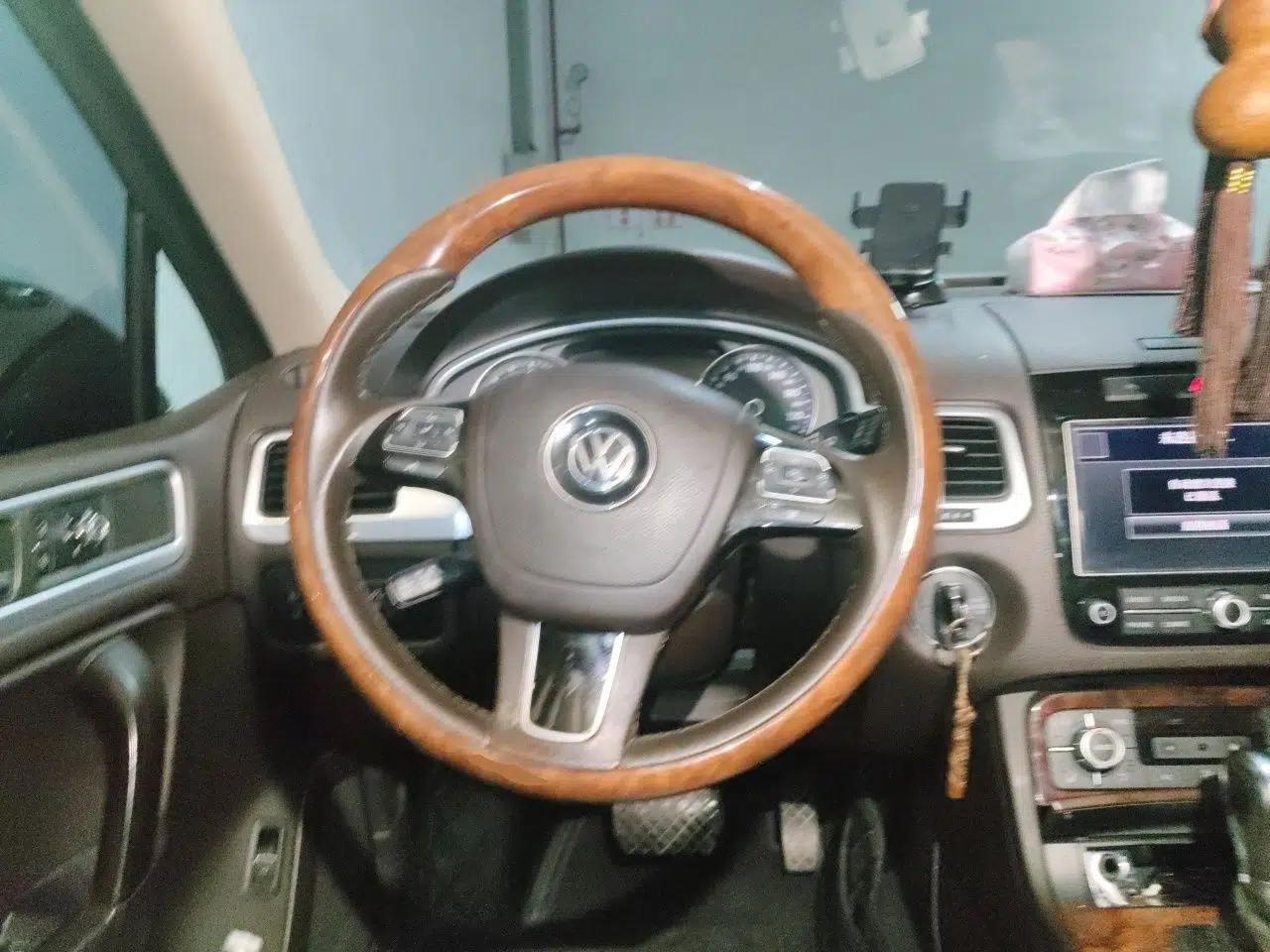 Volkswagen Touareg 2011 3.0 TDI Diesel Comfort Version — миниатюра 10