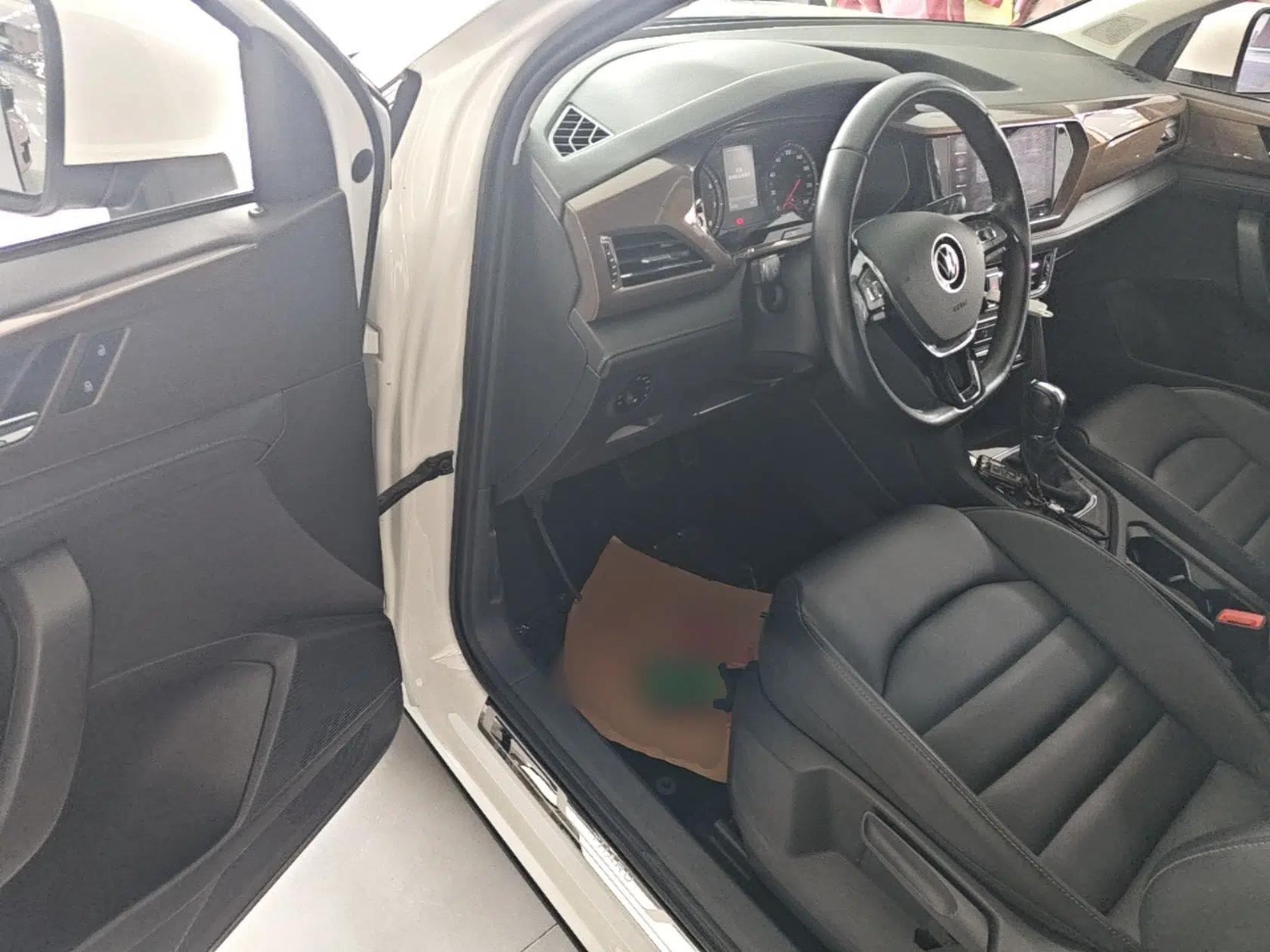 Volkswagen Tharu 2021 280TSI Two-Wheel Drive Comfort Edition — миниатюра 18