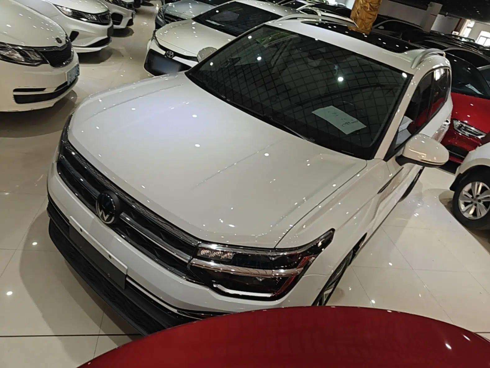 Volkswagen Tharu 2023 300TSI Two-Wheel-Drive Moonlight Edition — миниатюра 1