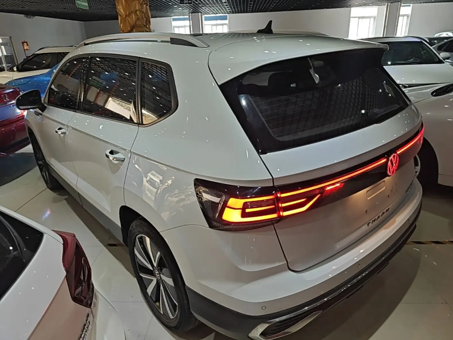Volkswagen Tharu 2023 300TSI Two-Wheel-Drive Moonlight Edition — миниатюра 4