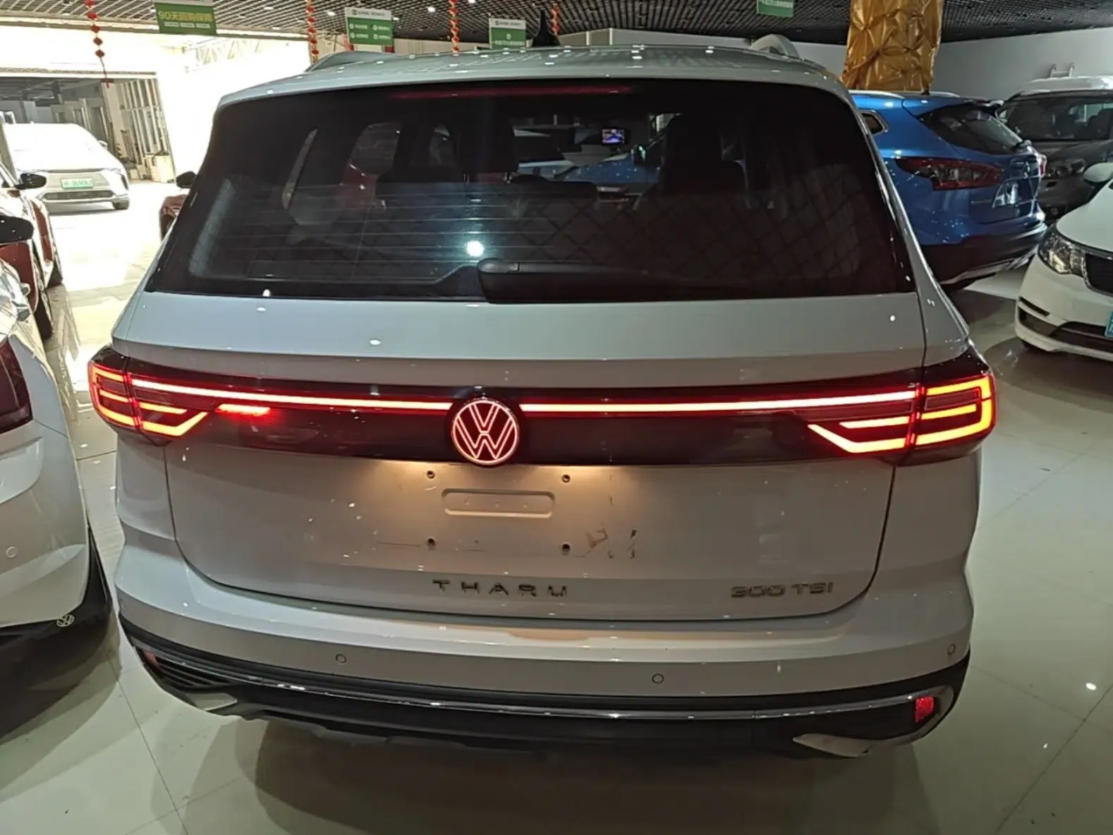 Volkswagen Tharu 2023 300TSI Two-Wheel-Drive Moonlight Edition — миниатюра 5