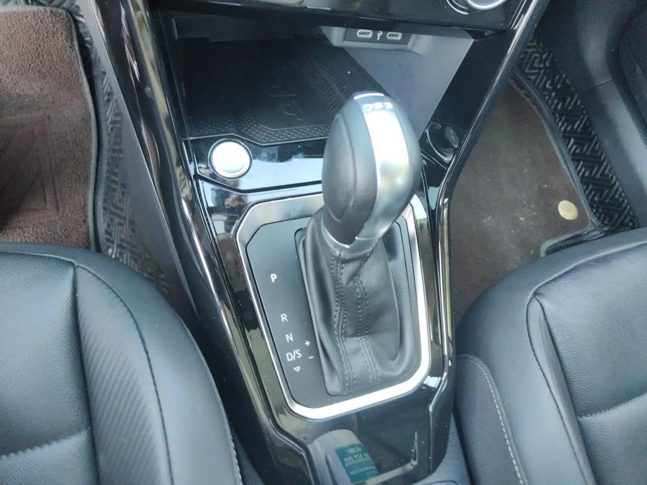 Volkswagen T-ROC 2022 280TSI DSG Two-Wheel Drive Comfort PLUS — миниатюра 14