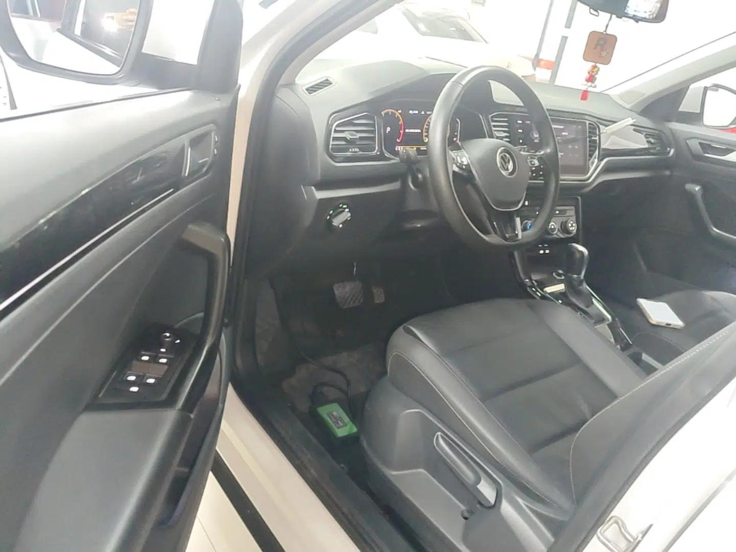 Volkswagen T-ROC 2021 280TSI DSG Two-Wheel Drive Comfort Connect Edition — миниатюра 18
