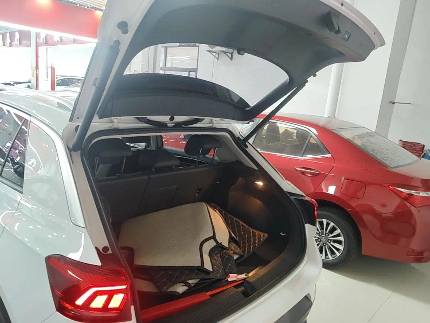 Volkswagen T-ROC 2021 280TSI DSG Two-Wheel Drive Comfort Connect Edition — миниатюра 22