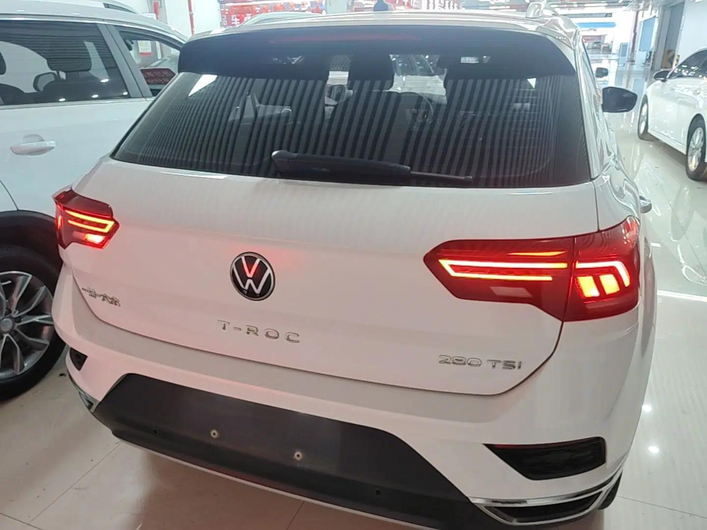 Volkswagen T-ROC 2021 280TSI DSG Two-Wheel Drive Comfort Connect Edition — миниатюра 5