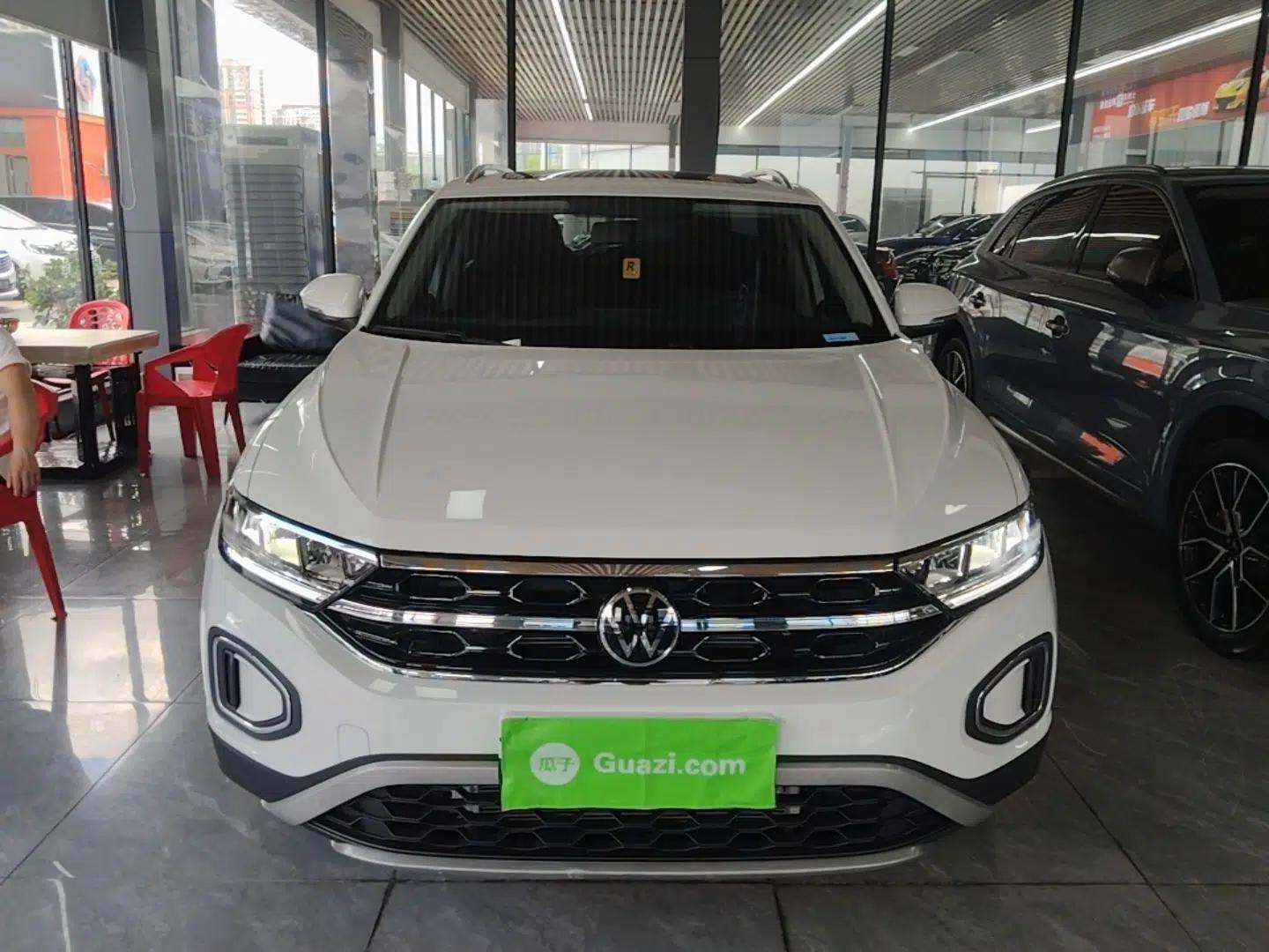 Volkswagen T-ROC 2023 280TSI DSG Two-Wheel Drive Time Edition — миниатюра 2