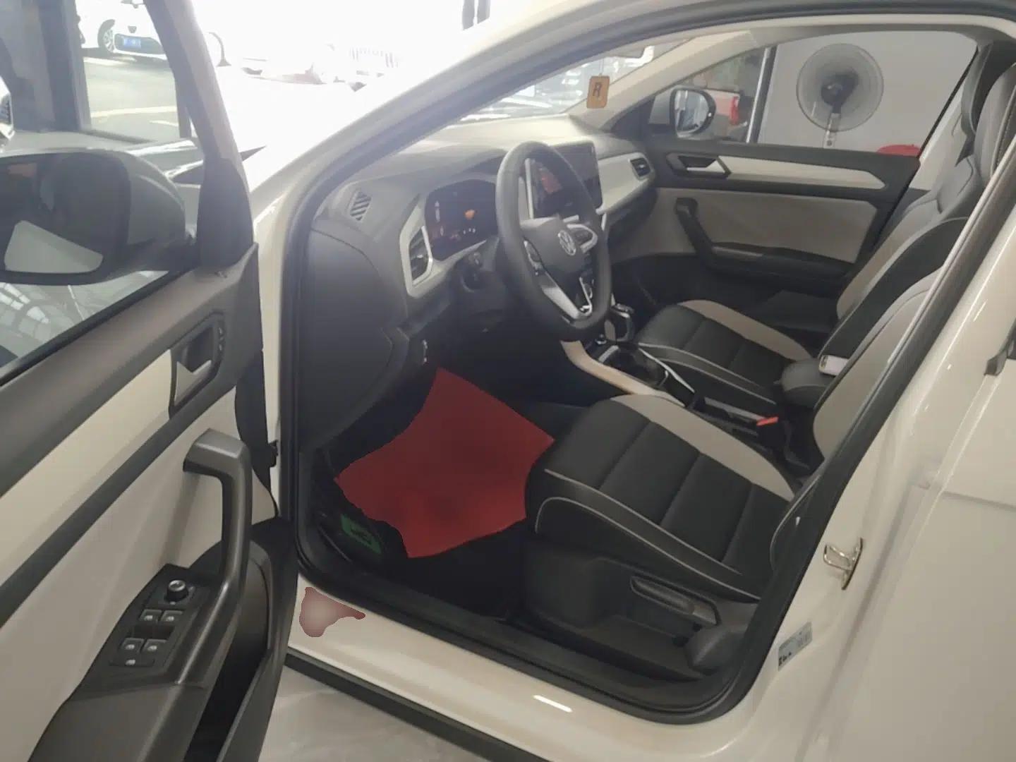 Volkswagen T-ROC 2023 280TSI DSG Two-Wheel Drive Time Edition — миниатюра 18