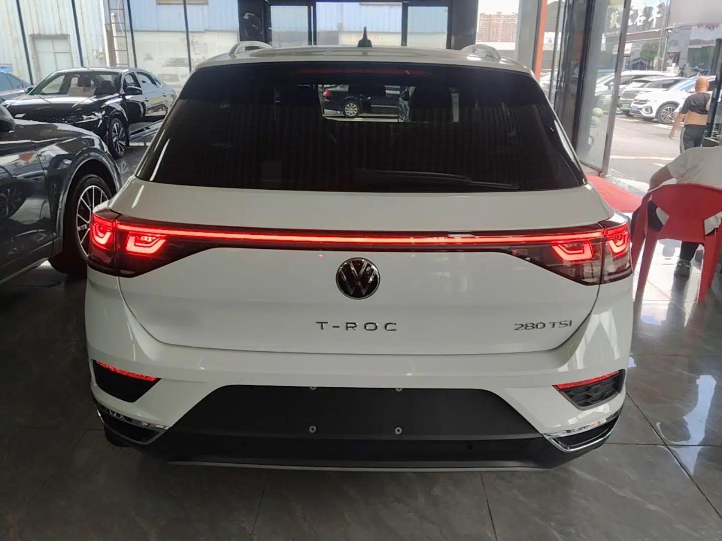 Volkswagen T-ROC 2023 280TSI DSG Two-Wheel Drive Time Edition — миниатюра 5
