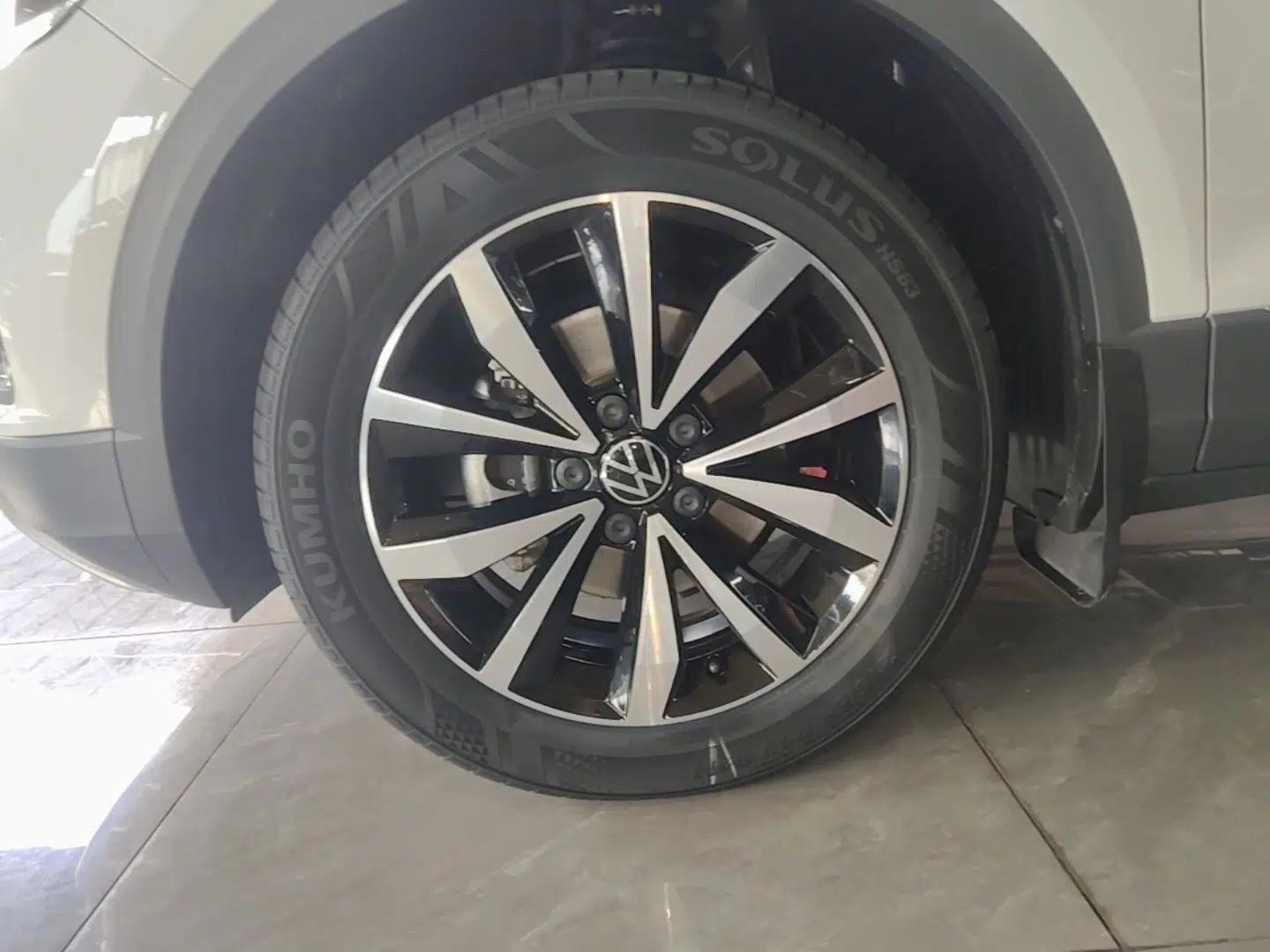 Volkswagen T-ROC 2023 280TSI DSG Two-Wheel Drive Time Edition — миниатюра 10