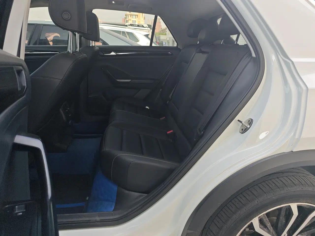 Volkswagen T-ROC 2021 Revised Version 280TSI DSG Two-Wheel Drive Comfort & Smart Connectivity Edition — миниатюра 17