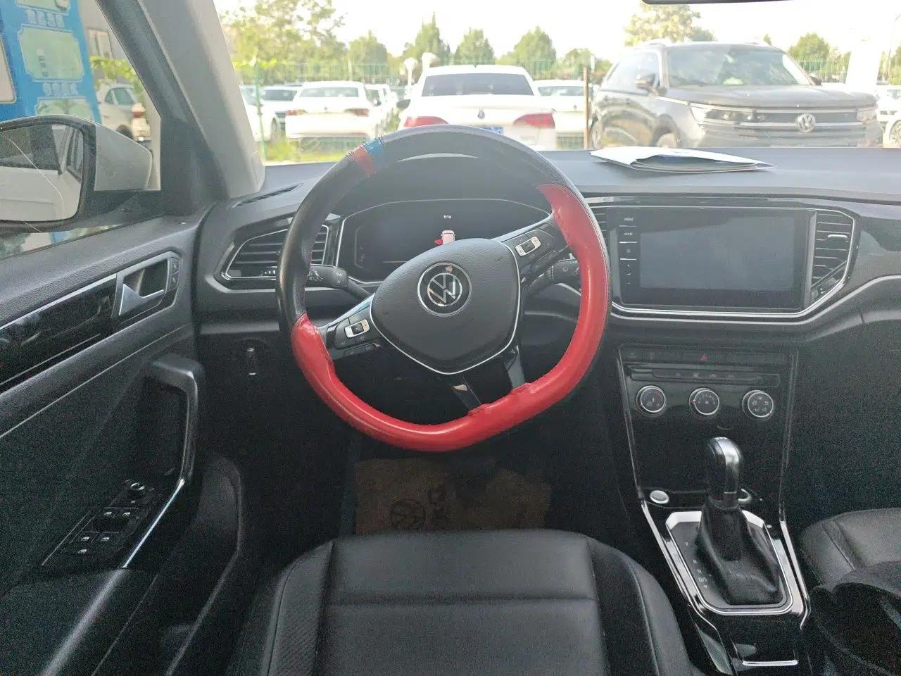 Volkswagen T-ROC 2021 Revised Version 280TSI DSG Two-Wheel Drive Comfort & Smart Connectivity Edition — миниатюра 10