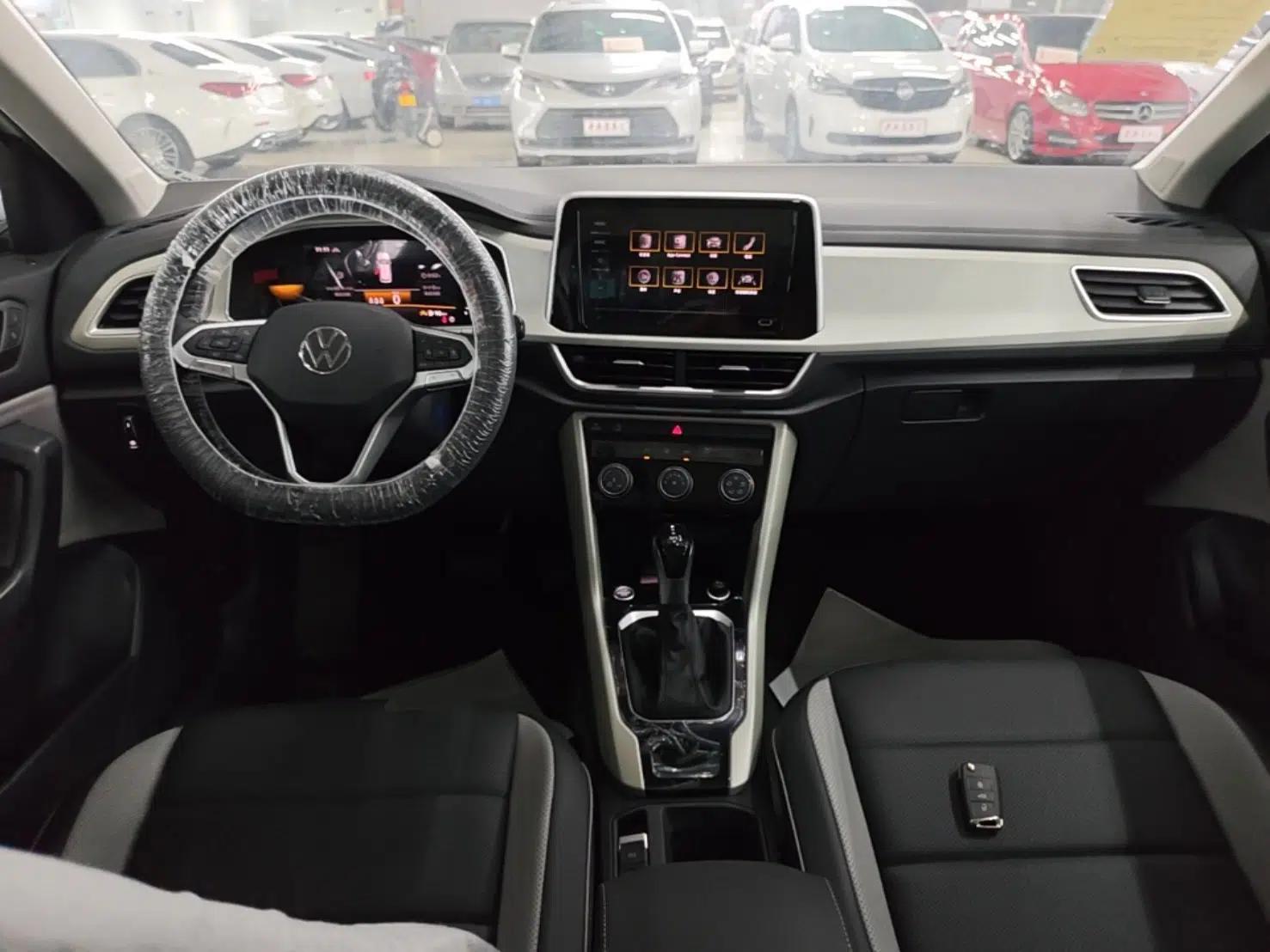 Volkswagen T-ROC 2026 Model 280TSI DSG Two-Wheel Drive Shiguang Edition — миниатюра 12