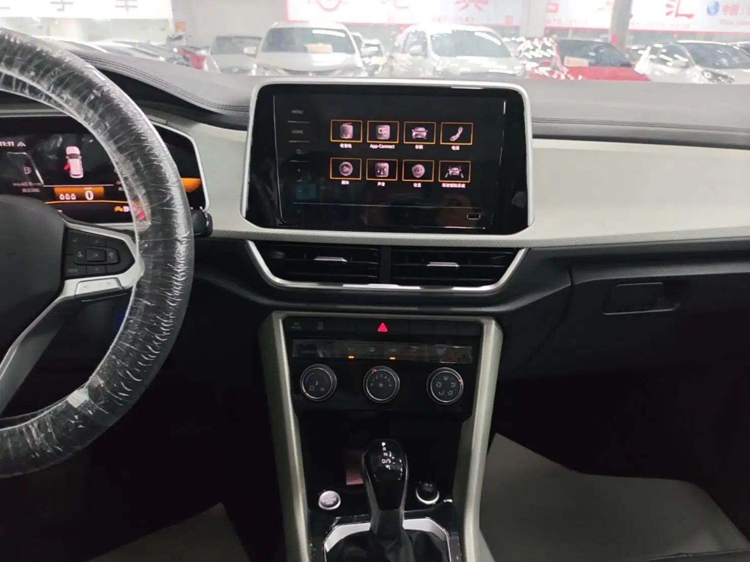 Volkswagen T-ROC 2026 Model 280TSI DSG Two-Wheel Drive Shiguang Edition — миниатюра 15