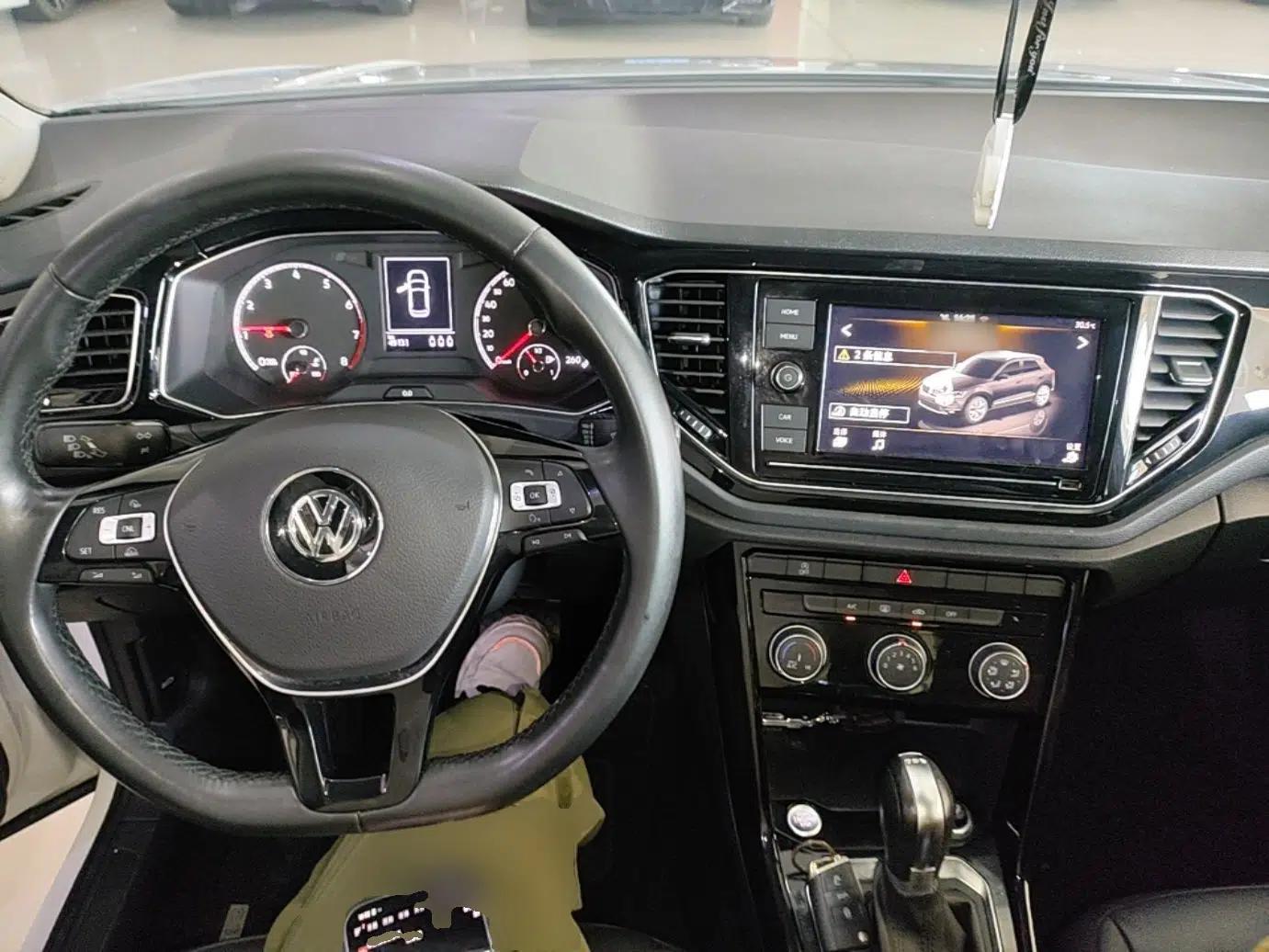 Volkswagen T-ROC 2019 280TSI DSG Two-Wheel Drive Comfort Version China VI Standard — миниатюра 12