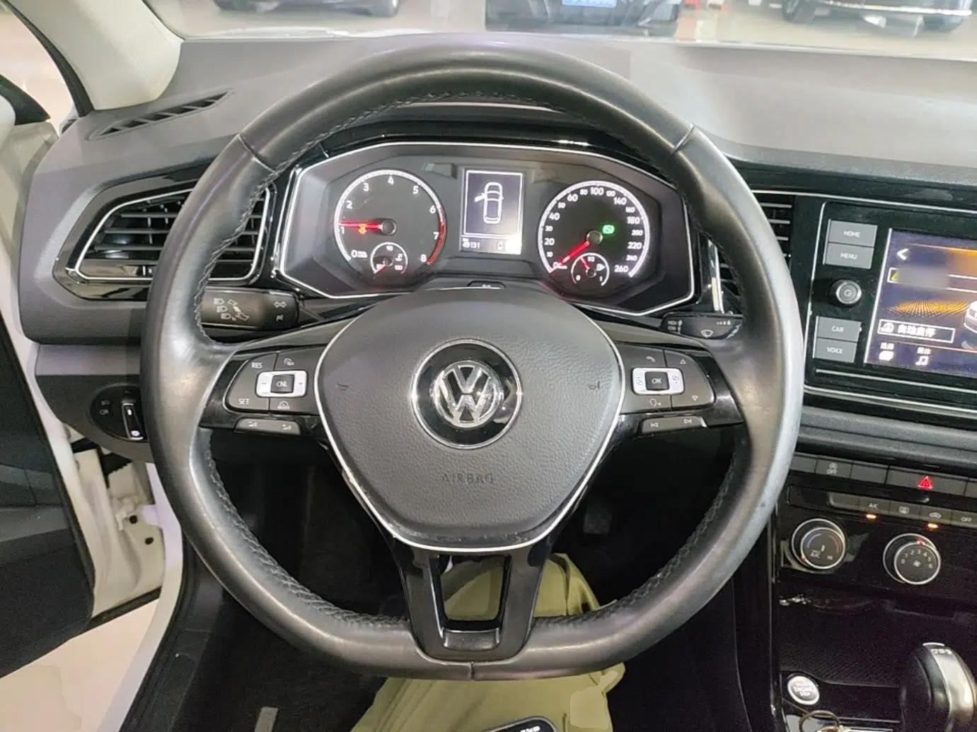 Volkswagen T-ROC 2019 280TSI DSG Two-Wheel Drive Comfort Version China VI Standard — миниатюра 13