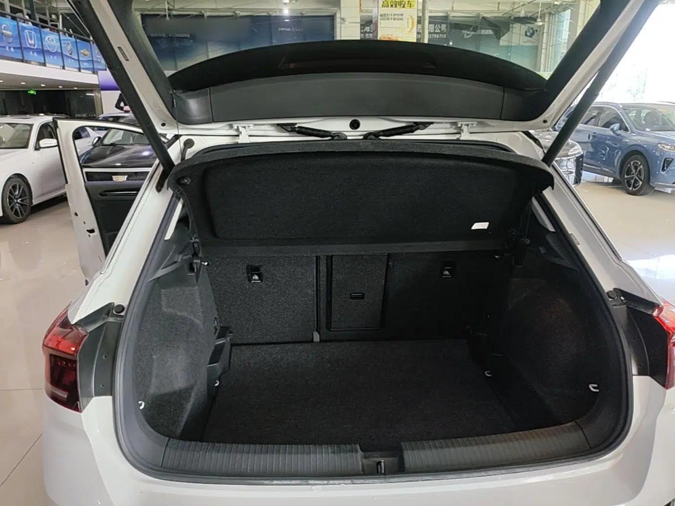 Volkswagen T-ROC 2019 280TSI DSG Two-Wheel Drive Comfort Version China VI Standard — миниатюра 22