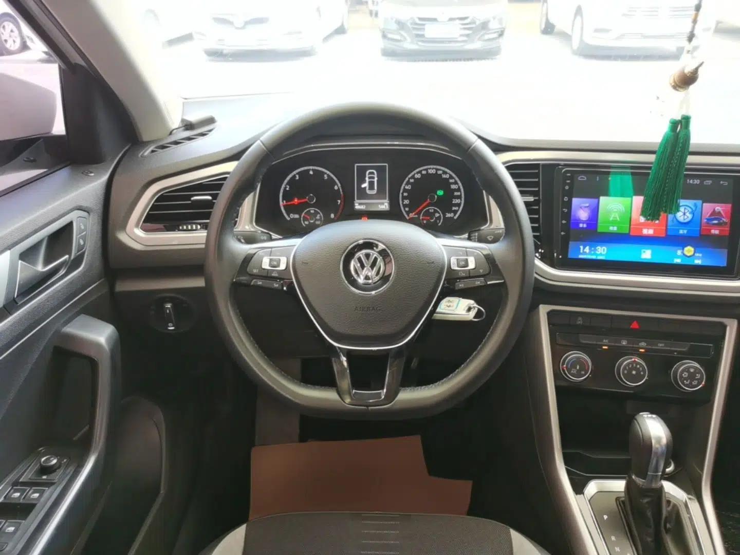 Volkswagen T-ROC 2018 230TSI DSG Two-Wheel Drive Advanced Version China V Standard — миниатюра 18