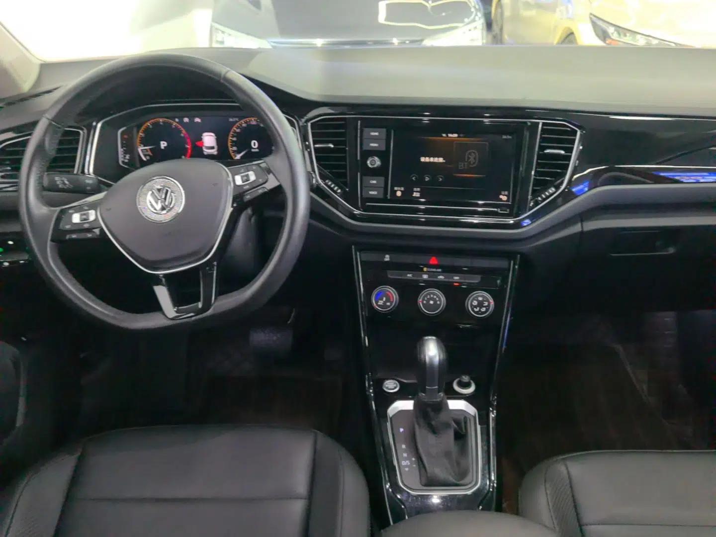 Volkswagen T-ROC 2020 280TSI DSG Two-Wheel Drive Comfort Version — миниатюра 12