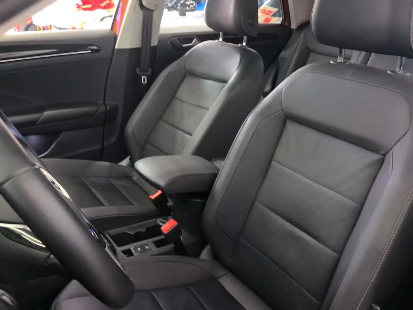 Volkswagen T-ROC 2020 280TSI DSG Two-Wheel Drive Comfort Version — миниатюра 17