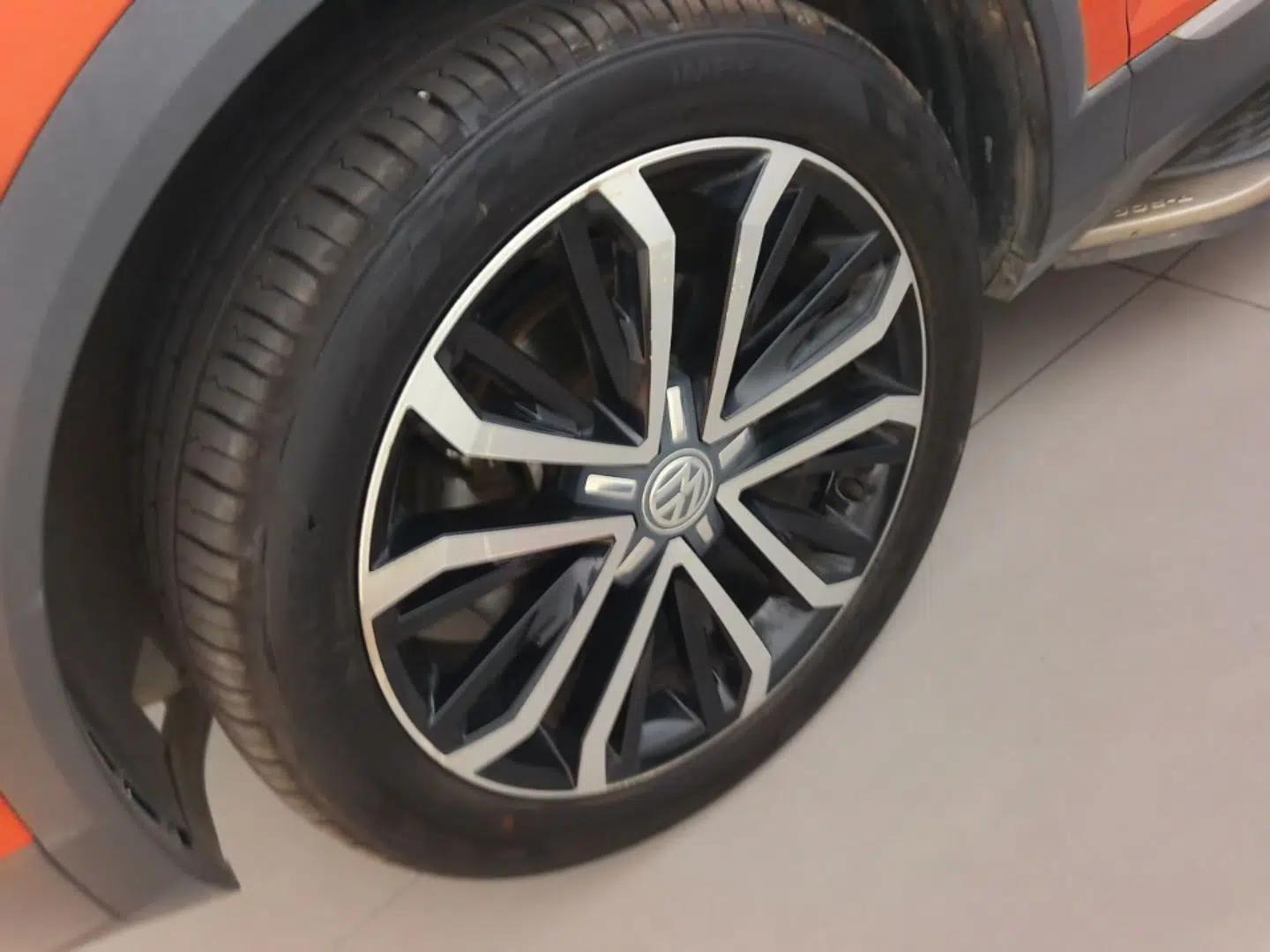 Volkswagen T-ROC 2020 280TSI DSG Two-Wheel Drive Comfort Version — миниатюра 10
