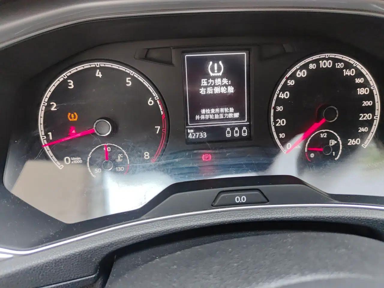Volkswagen T-ROC 2021 280TSI DSG Two-Wheel Drive Elite Connect Edition — миниатюра 12