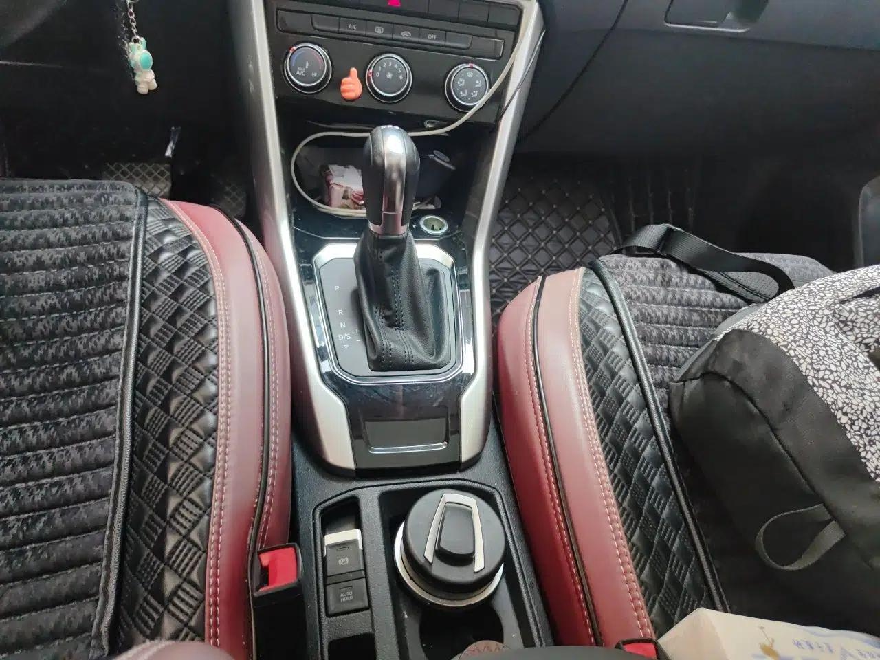 Volkswagen T-ROC 2021 280TSI DSG Two-Wheel Drive Elite Connect Edition — миниатюра 14