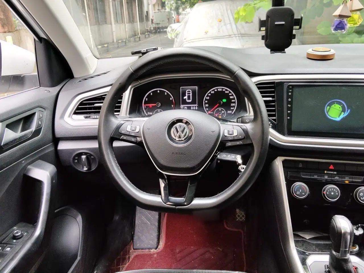 Volkswagen T-ROC 2018 230TSI DSG Two-Wheel Drive Advanced Version China V Standard — миниатюра 10