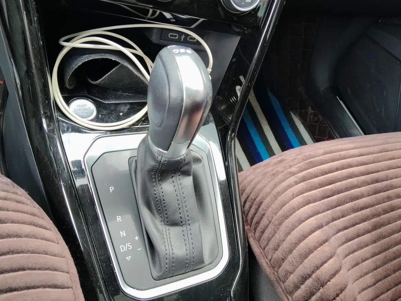 Volkswagen T-ROC 2021 280TSI DSG Two-Wheel Drive Comfort Connect Edition — миниатюра 11