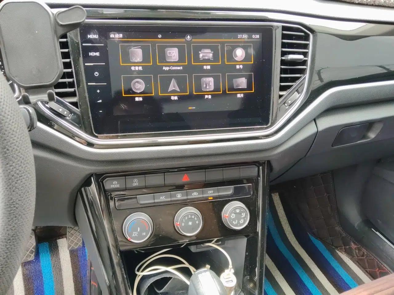 Volkswagen T-ROC 2021 280TSI DSG Two-Wheel Drive Comfort Connect Edition — миниатюра 10
