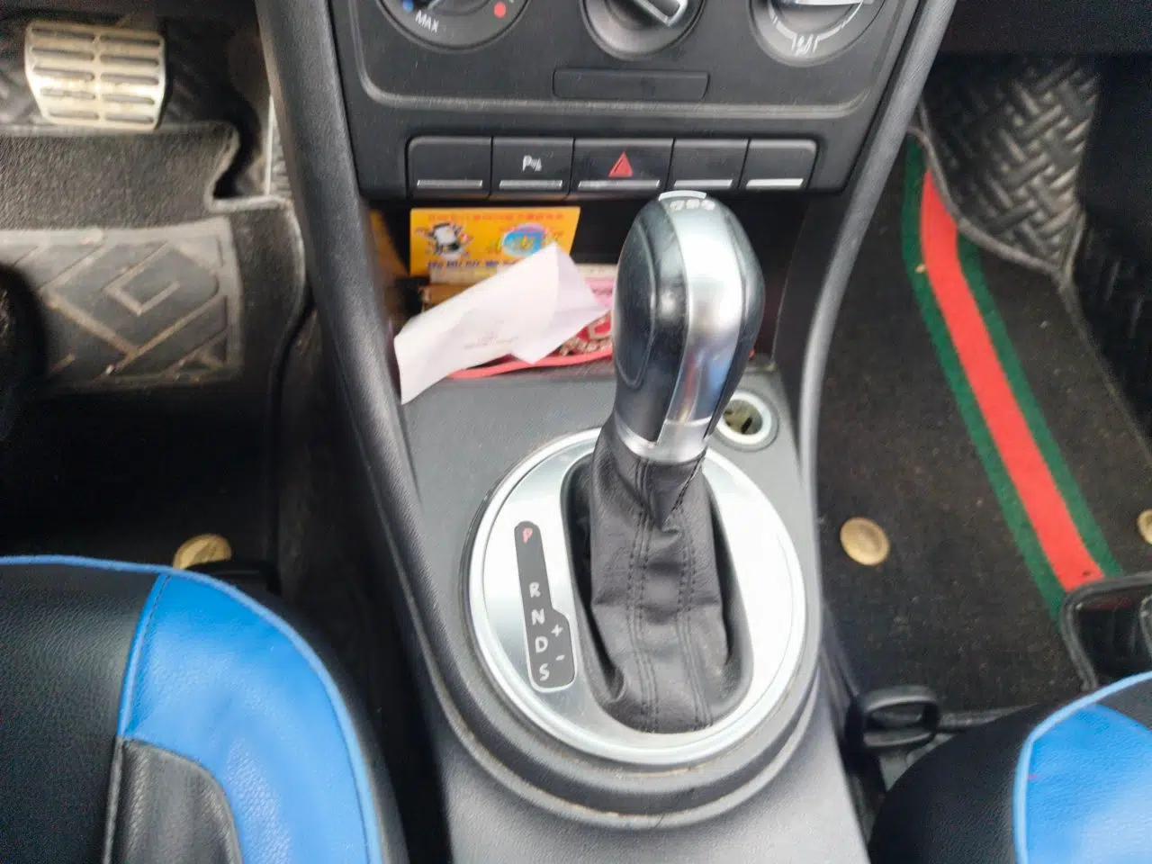 Volkswagen Beetle Beetle 1.2L automatic 4-seater — миниатюра 14