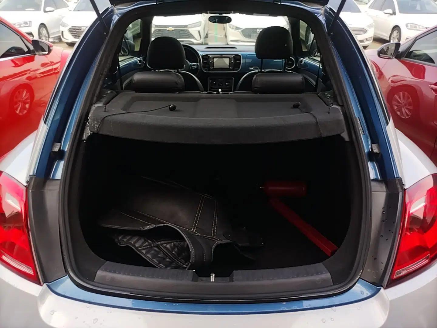 Volkswagen Beetle 2018 180TSI Shangle Model — миниатюра 22