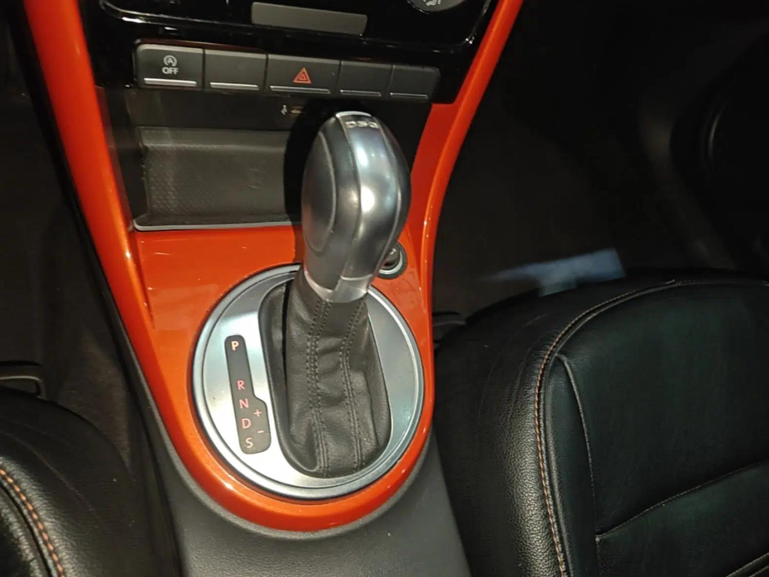 Volkswagen Beetle 2017 180TSI Yile Edition — миниатюра 16