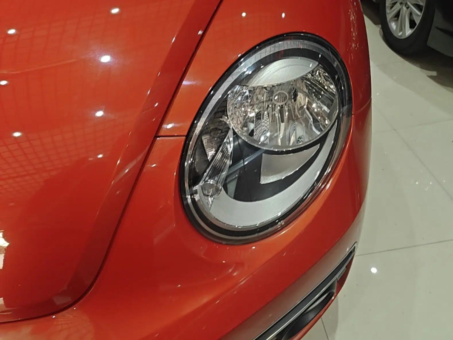 Volkswagen Beetle 2017 180TSI Yile Edition — миниатюра 8