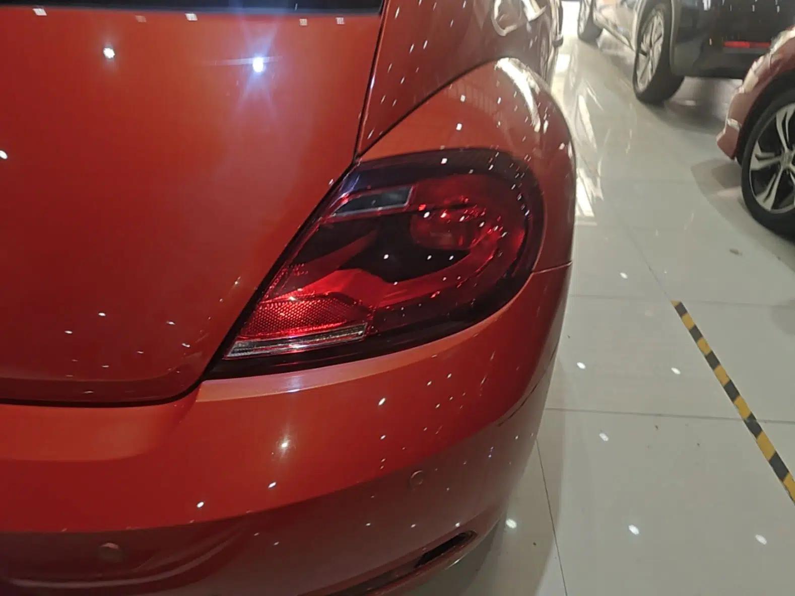Volkswagen Beetle 2017 180TSI Yile Edition — миниатюра 9
