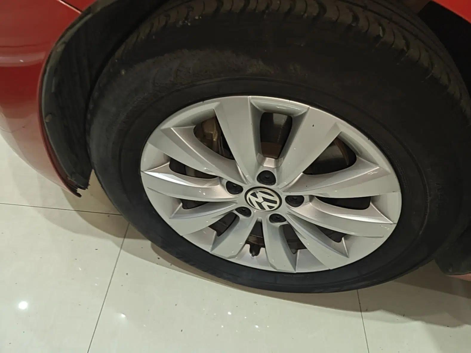 Volkswagen Beetle 2017 180TSI Yile Edition — миниатюра 10