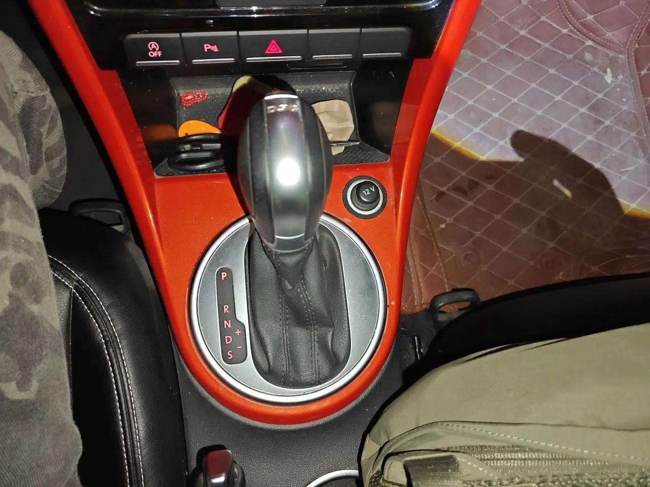 Volkswagen Beetle 2018 180TSI Joyful Orange Edition — миниатюра 14