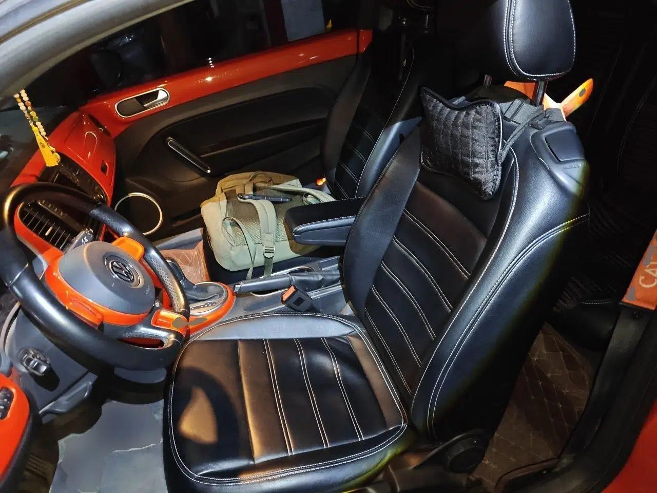 Volkswagen Beetle 2018 180TSI Joyful Orange Edition — миниатюра 15