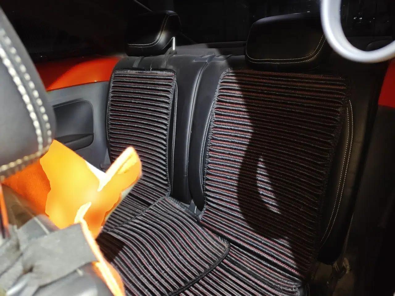 Volkswagen Beetle 2018 180TSI Joyful Orange Edition — миниатюра 17