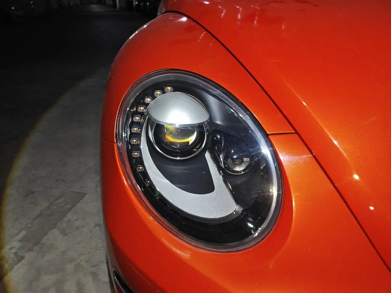 Volkswagen Beetle 2018 180TSI Joyful Orange Edition — миниатюра 7