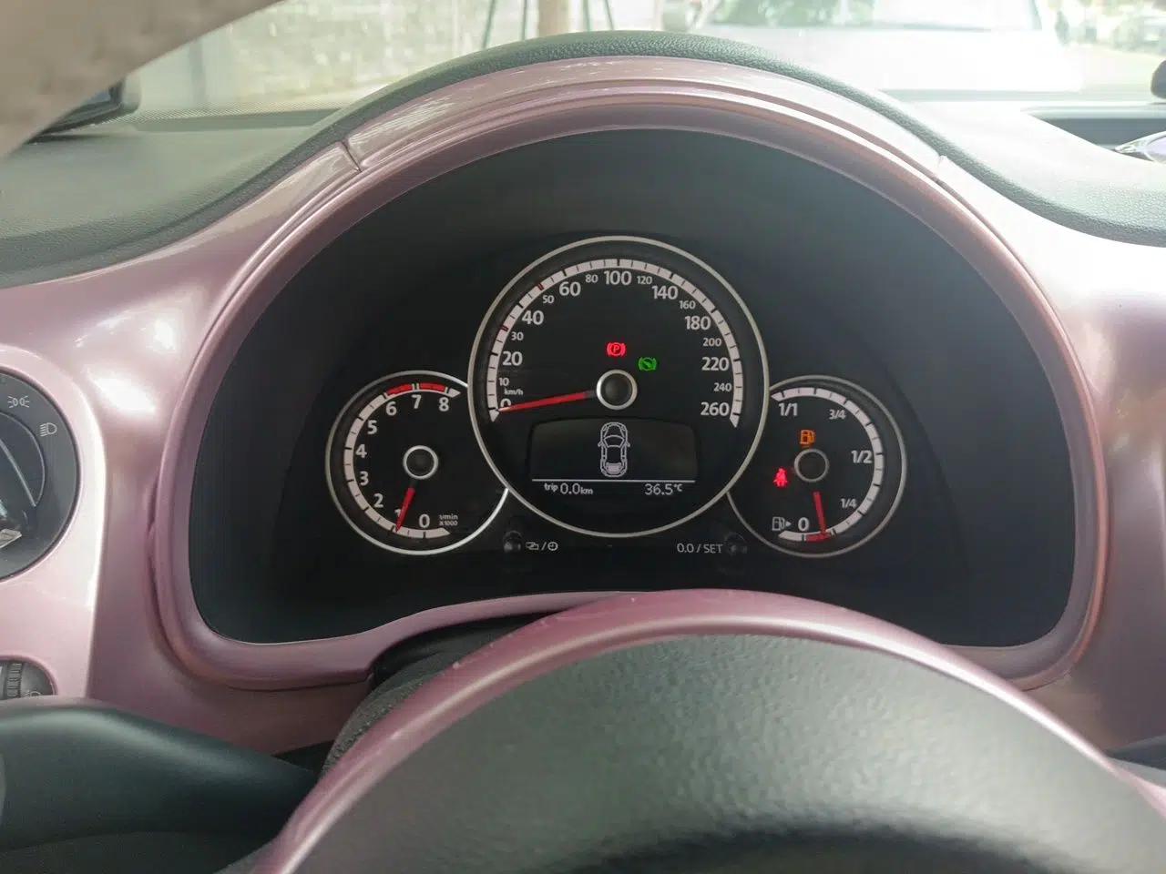 Volkswagen Beetle 2015 180TSI model — миниатюра 11