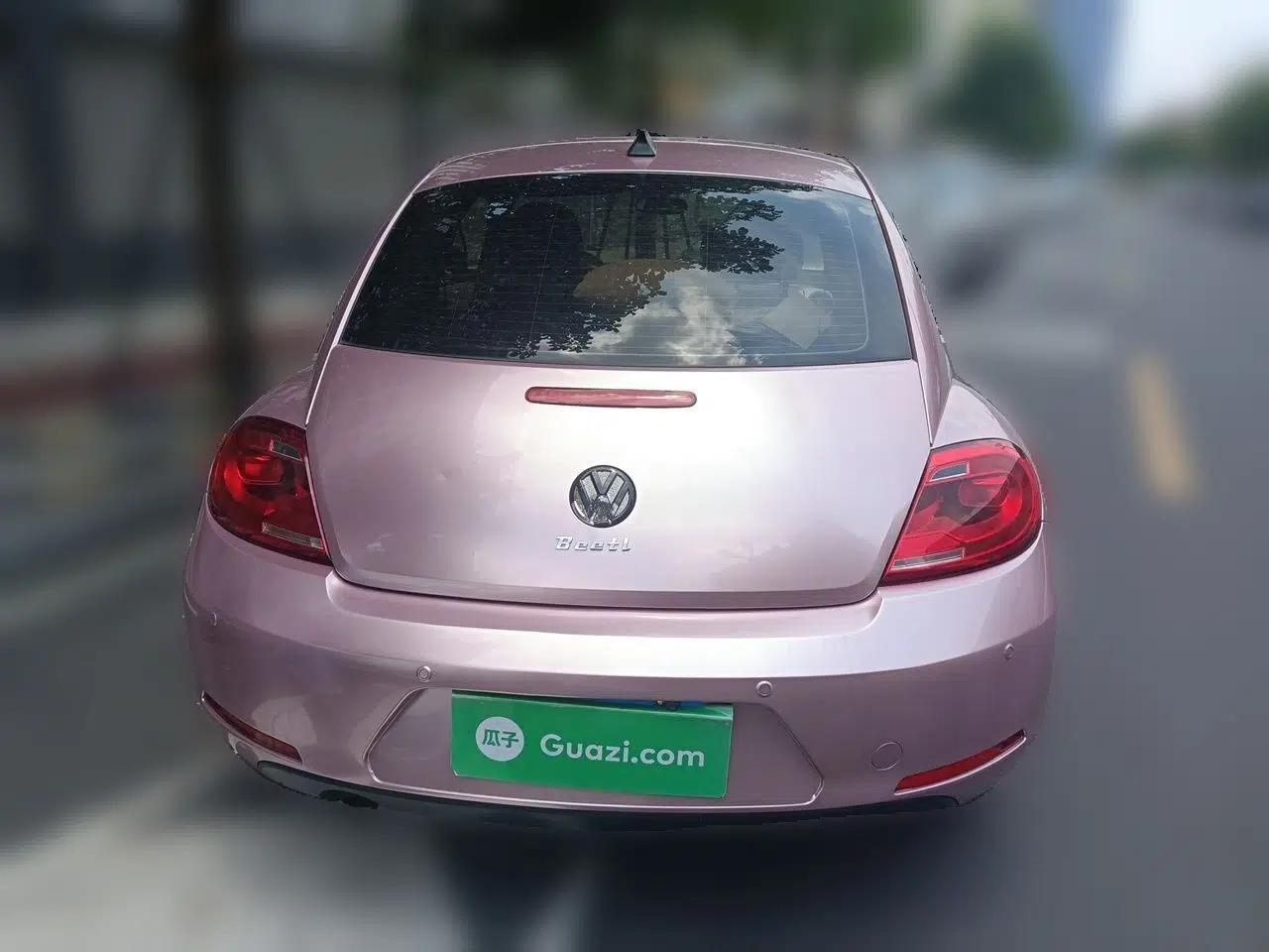 Volkswagen Beetle 2015 180TSI model — миниатюра 5