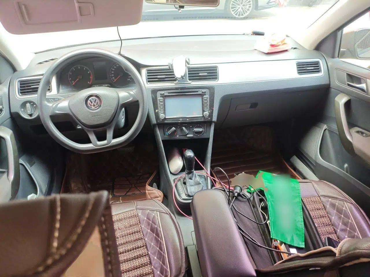 Volkswagen Santana 2015 Haval H6 1.6L Automatic Luxury Model — миниатюра 9