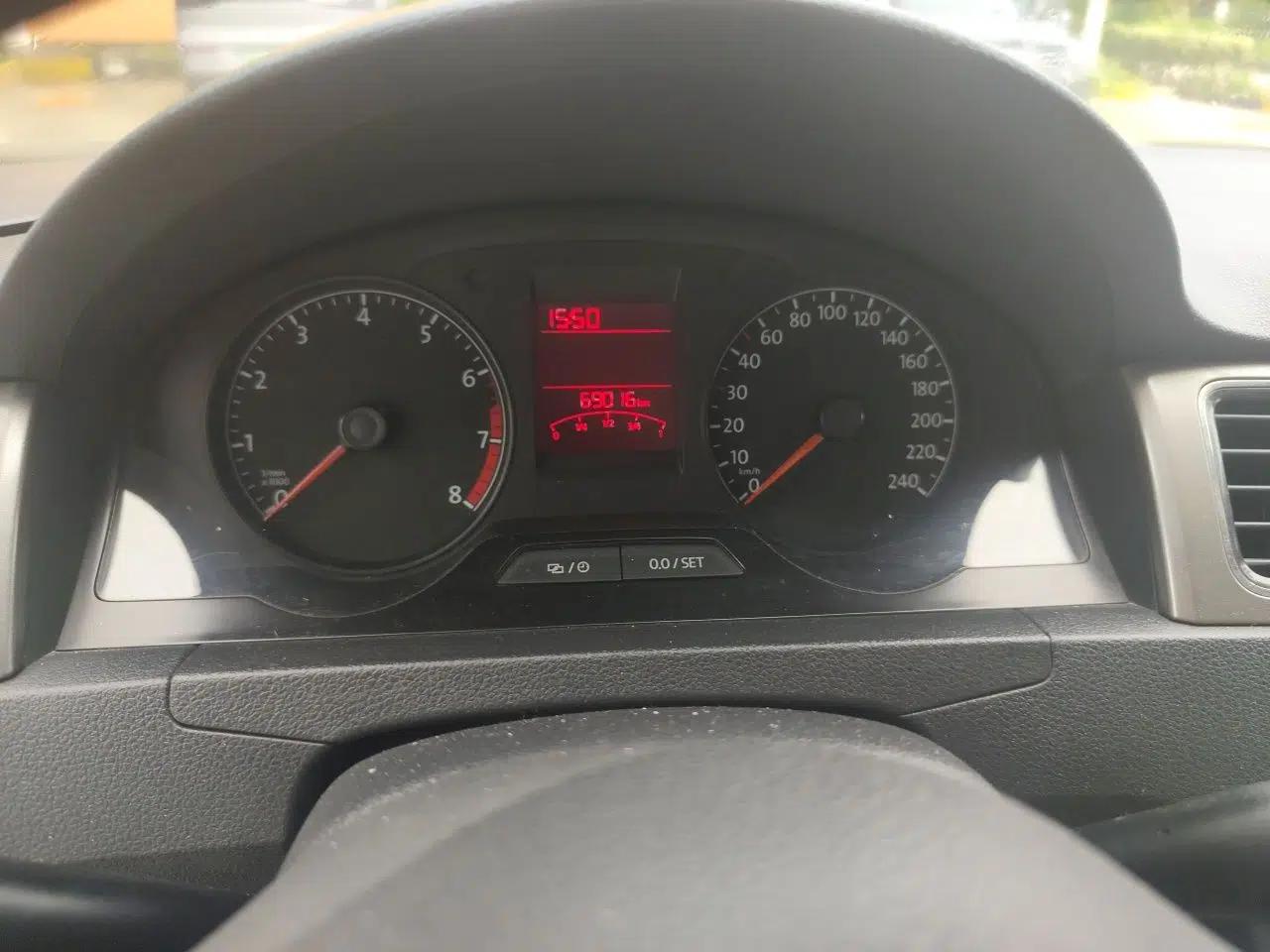 Volkswagen Santana 2015 1.6L Automatic Comfort Edition — миниатюра 11