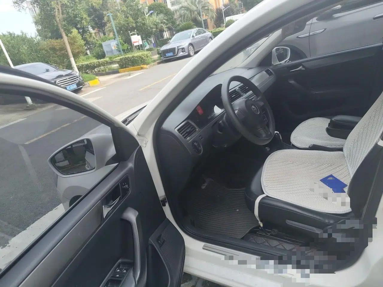 Volkswagen Santana 2015 1.6L Automatic Comfort Edition — миниатюра 16