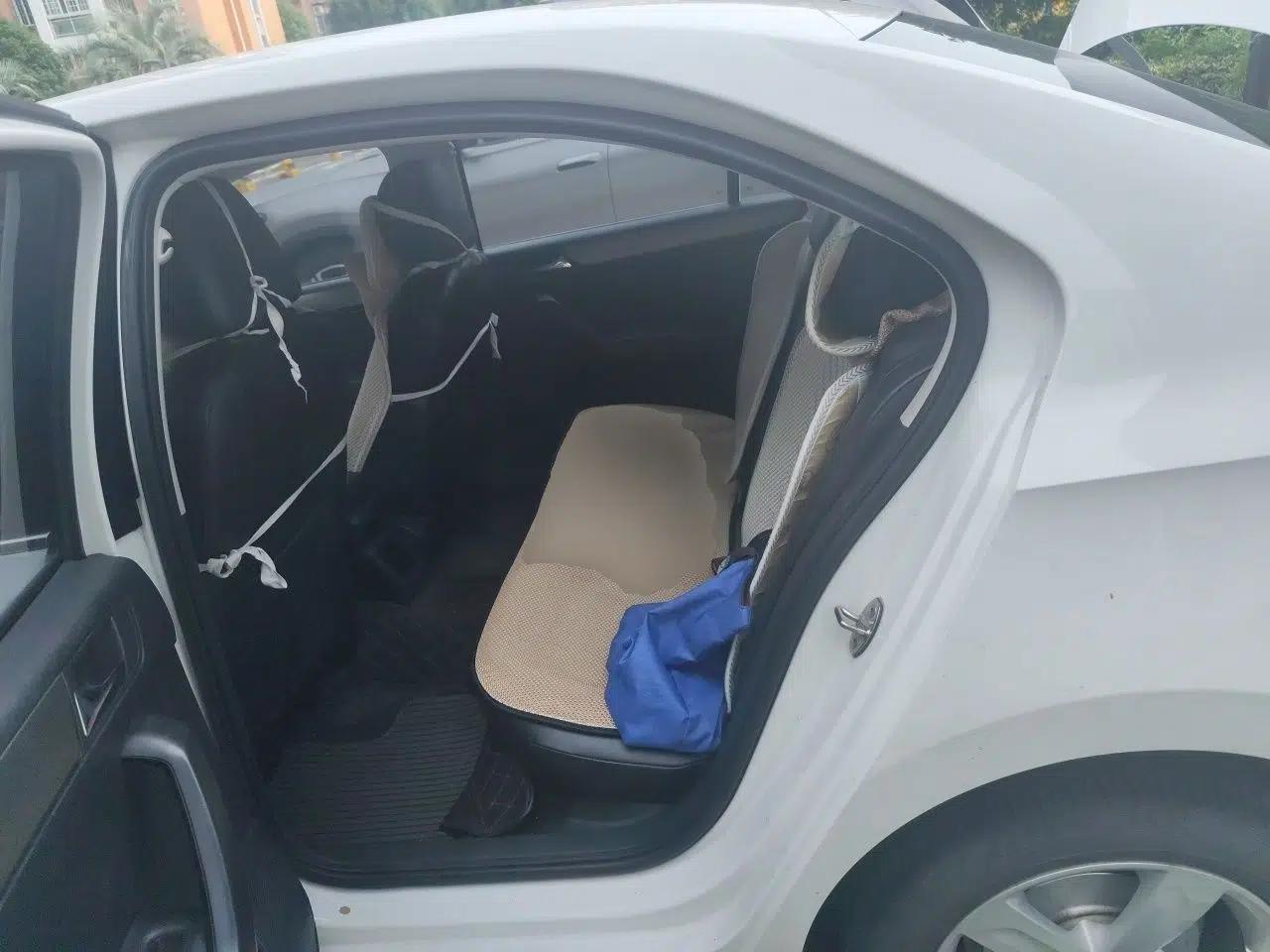 Volkswagen Santana 2015 1.6L Automatic Comfort Edition — миниатюра 17