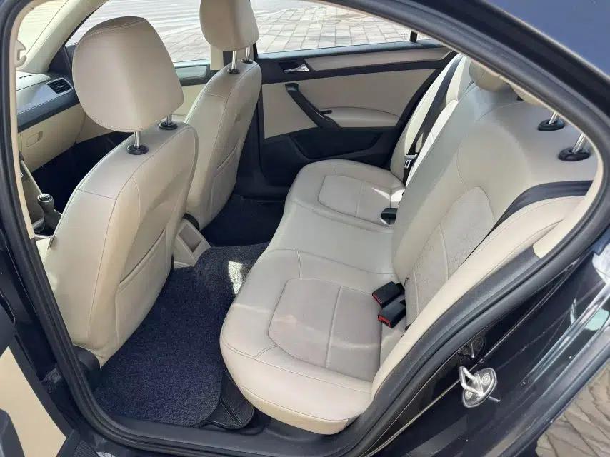 Volkswagen Santana 2015 1.6L Manual Comfort Edition — миниатюра 19