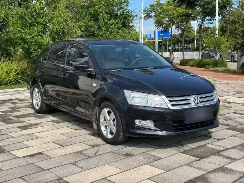Volkswagen Santana 2015 1.6L Manual Comfort Edition — миниатюра 3