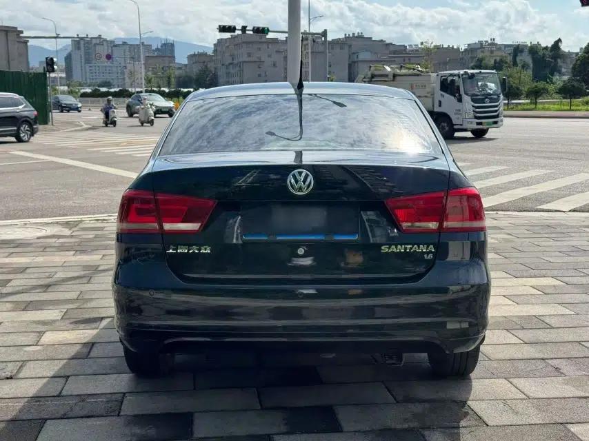 Volkswagen Santana 2015 1.6L Manual Comfort Edition — миниатюра 4