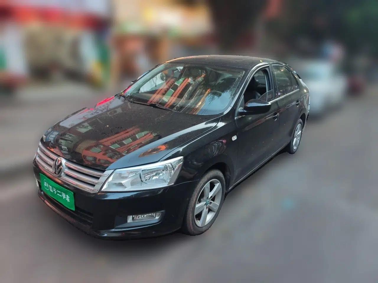 Volkswagen Santana 2013 1.6L Manual Comfort Edition — миниатюра 1