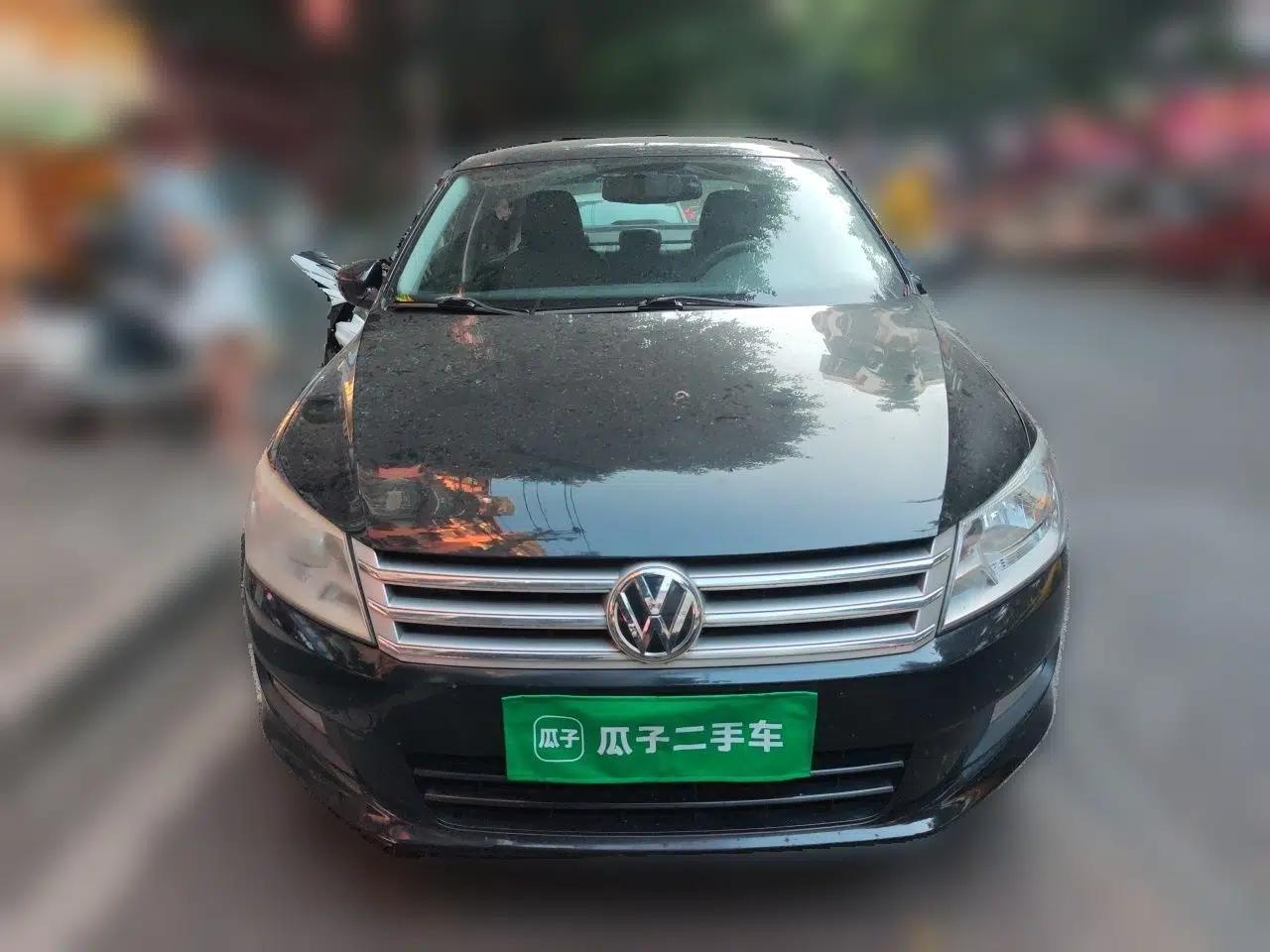 Volkswagen Santana 2013 1.6L Manual Comfort Edition — миниатюра 2